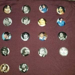 Serial killer murderabillia pins set 18.
